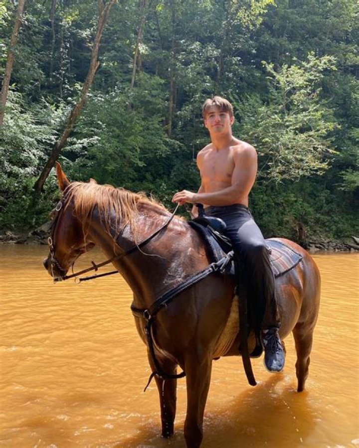 Clayton Bush (claytonbush2000) &bull; Instagram photos and videos
